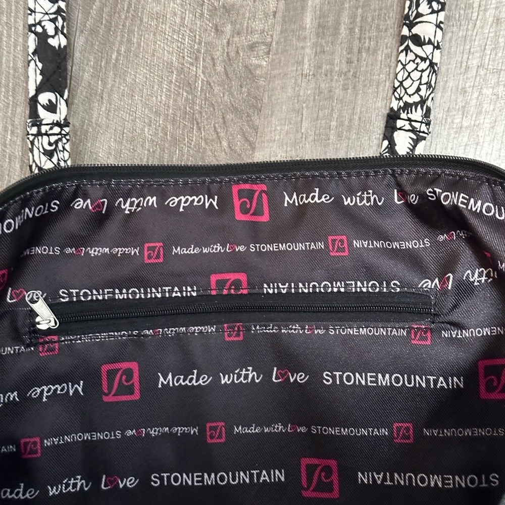 New Stone Mountain Purse Wristlet Black White Quilted Handbag Shoulder Bag - Picture 8 of 12